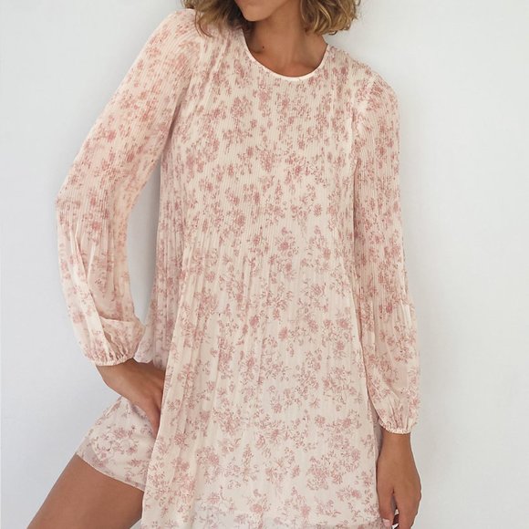 Aritzia Dresses & Skirts - Wilfred Daydreamer Mini Dress